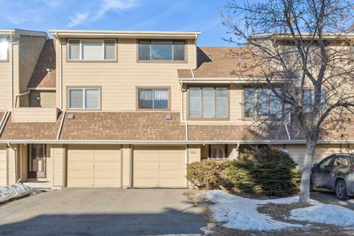 308 Woodvale Cres Sw, Calgary, AB, T2W3P3 | Card Image
