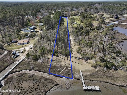 495 Marshallberg Rd, Smyrna, NC, 28579-9526 | Card Image