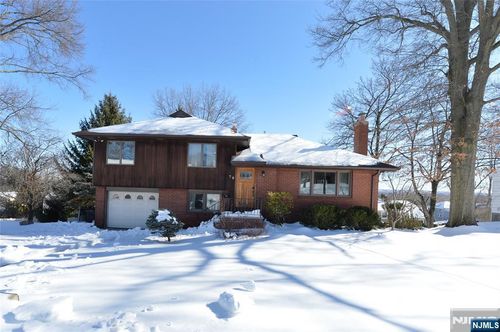 79 Grand Blvd, Emerson, NJ, 07630-1705 | Card Image