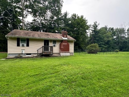 207 Airport Rd, Green Twp, NJ, 07821-2074 | Card Image