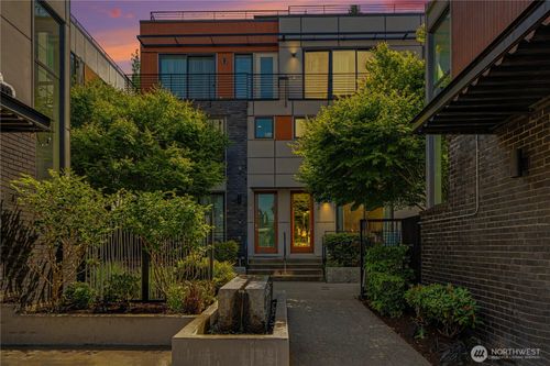b-3810 California Ave Sw, Seattle, WA, 98116-3704 | Card Image