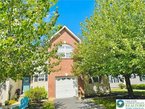 6945 Hunt Dr, Macungie, PA, 18062-9201 | Card Image