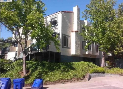 1704 Dalessi Dr, Pinole, CA, 94564 | Card Image