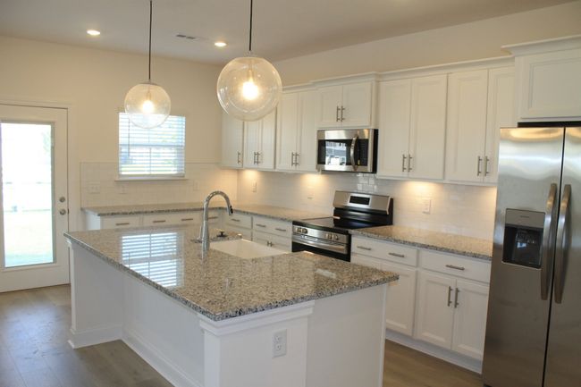5711 Cloverwood Dr, Condo with 3 bedrooms, 3 bathrooms and 2 parking in Rockvale TN | Image 7