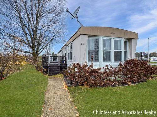 6875 Vinewood Ave Ne, Belmont, MI, 49306-9730 | Card Image