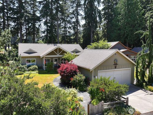 1050 Village Loop, Langley, WA, 98260-8680 | Card Image