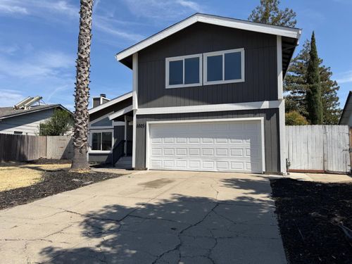 6005 La Castana Way, Sacramento, CA, 95823 | Card Image