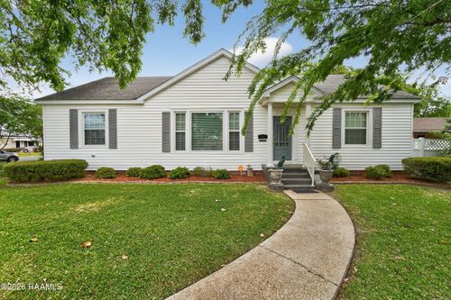 701 Parkview Dr, New Iberia, LA, 70563-3213 | Card Image