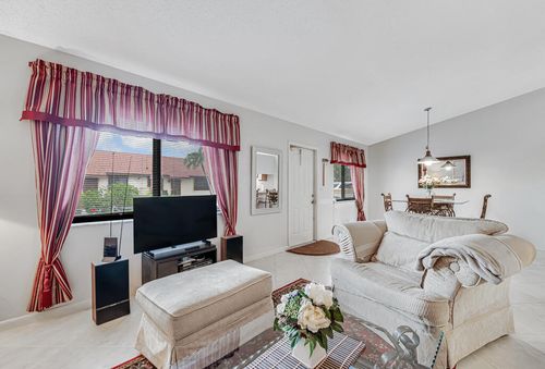 202-815 Andrew Redding Rd, Lantana, FL, 33462-1447 | Card Image