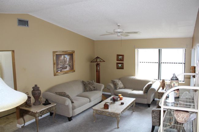 APT-201 - 7609 Tahiti Ln, Condo with 2 bedrooms, 2 bathrooms and null parking in Lake Worth FL | Image 5