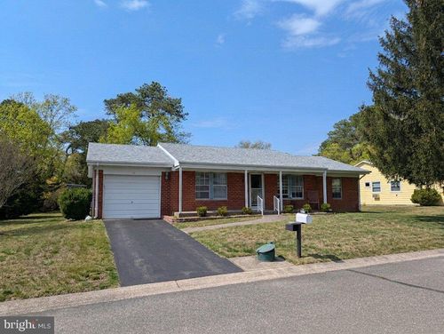 29 Moccasin Dr, Whiting, NJ, 08759-1533 | Card Image