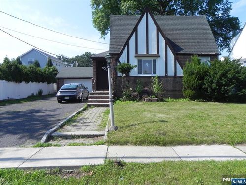 7 Lakeview Ave, Little Ferry, NJ, 07643-1017 | Card Image
