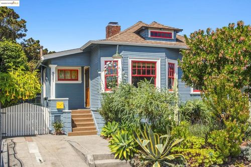 6521 Herzog St, Oakland, CA, 94608-1223 | Card Image