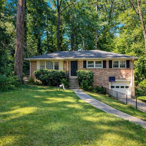 375 Derbyshire Dr, Stone Mountain, GA, 30088-1208 | Card Image