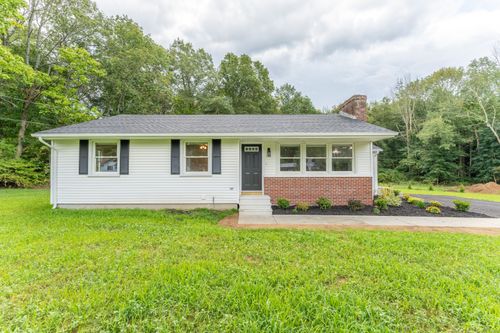 170 Lake St, Moosup, CT, 06354-1942 | Card Image