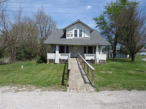 415 E Water St, Wellsville, MO, 63384-1738 | Card Image