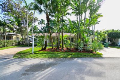 11011 Sw 79th Ave, Home with 0 bedrooms, 0 bathrooms and 4 parking in Pinecrest FL | Image 1