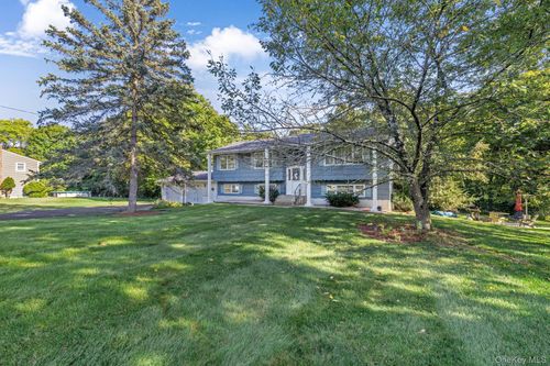 5 Mohican Ct, Salisbury Mills, NY, 12577-5305 | Card Image
