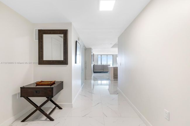 UNIT-2303 - 300 Sunny Isles Blvd, Condo with 2 bedrooms, 3 bathrooms and null parking in Sunny Isles Beach FL | Image 9