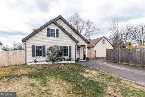 220 Pennbrook Ave, LANSDALE, PA, 19446-3211 | Card Image