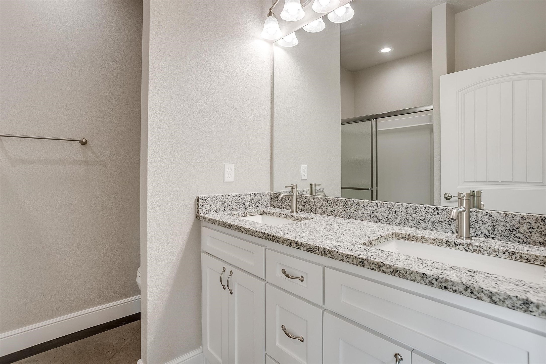 Residential Lease in Mineral Wells 5