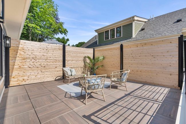 5 - 145 Warren St, Condo with 2 bedrooms, 3 bathrooms and null parking in Newton MA | Image 37