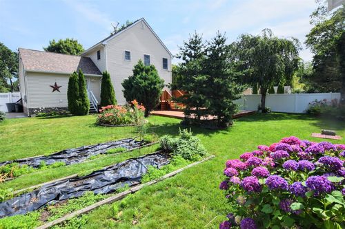 42 Travis Rd, East Patchogue, NY, 11772-6242 | Card Image
