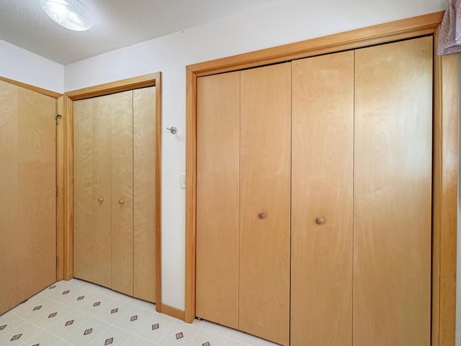 Main Bathroom and laundry | Image 22