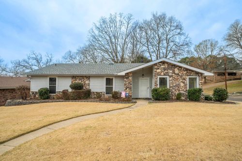 111 Twinpines St, Hot Springs, AR, 71901-7923 | Card Image