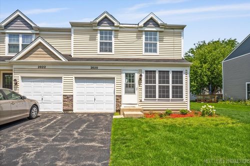 2020 College Green Dr, Elgin, IL, 60123-5618 | Card Image