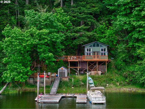 1401 N Tenmile Lk, Lakeside, OR, 97449-8687 | Card Image