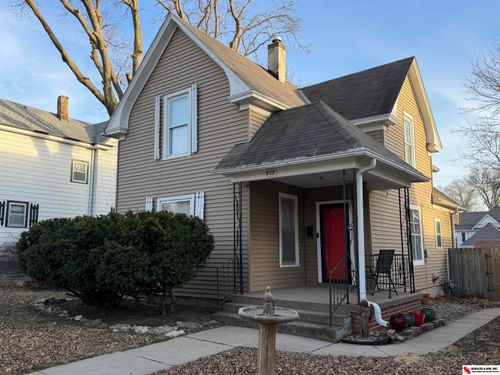 808 6th St, Fairbury, NE, 68352-2411 | Card Image