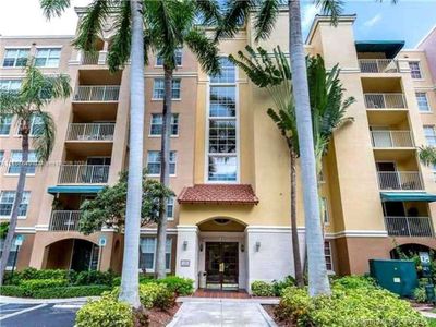 104 - 19501 E Country Club Dr, Condo with 1 bedrooms, 1 bathrooms and null parking in Aventura FL | Image 1