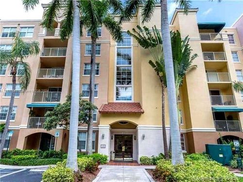 104-19501 E Country Club Dr, Aventura, FL, 33180 | Card Image