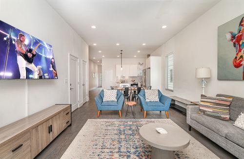 b-115 Elmhurst Ave, Nashville, TN, 37207-5043 | Card Image