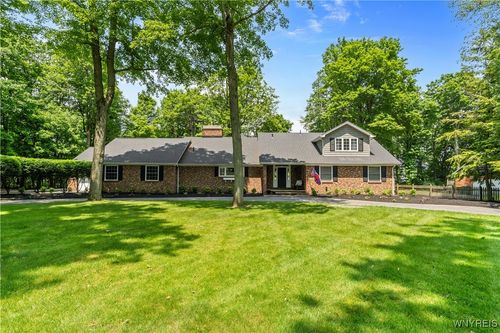 9800 Hollingson Rd, Clarence, NY, 14031-1506 | Card Image