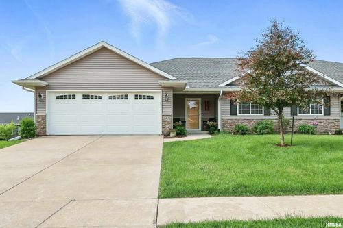 115 W Pinehurst Dr, Eldridge, IA, 52748-0001 | Card Image
