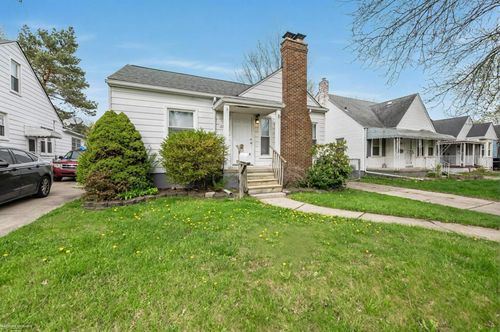 20293 Washtenaw St, Harper Woods, MI, 48225-2227 | Card Image