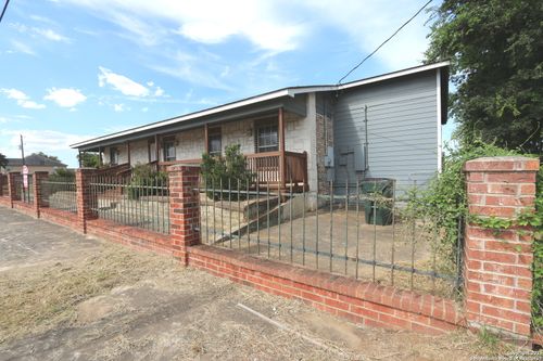 511 State Highway 123 N, Stockdale, TX, 78160-6019 | Card Image