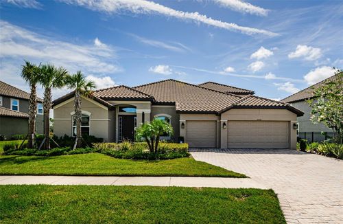 33161 Kateland Dr, WESLEY CHAPEL, FL, 33545-8247 | Card Image
