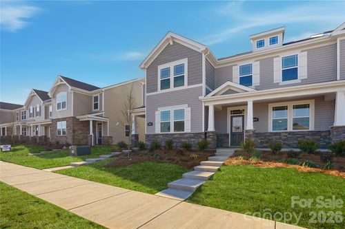 5205 Wyes Oak Ln, Charlotte, NC, 28269-0290 | Card Image