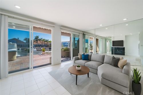 3310 Tempe Dr, Huntington Beach, CA, 92649-1917 | Card Image