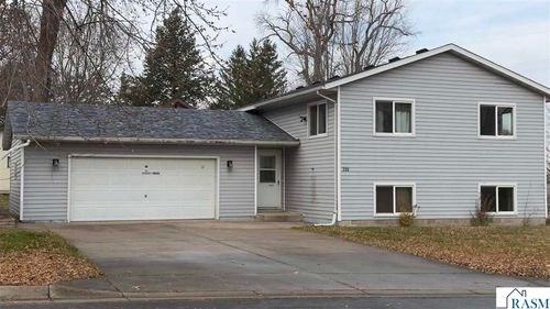 200 2nd St, Cleveland, MN, 56017-2038 | Card Image