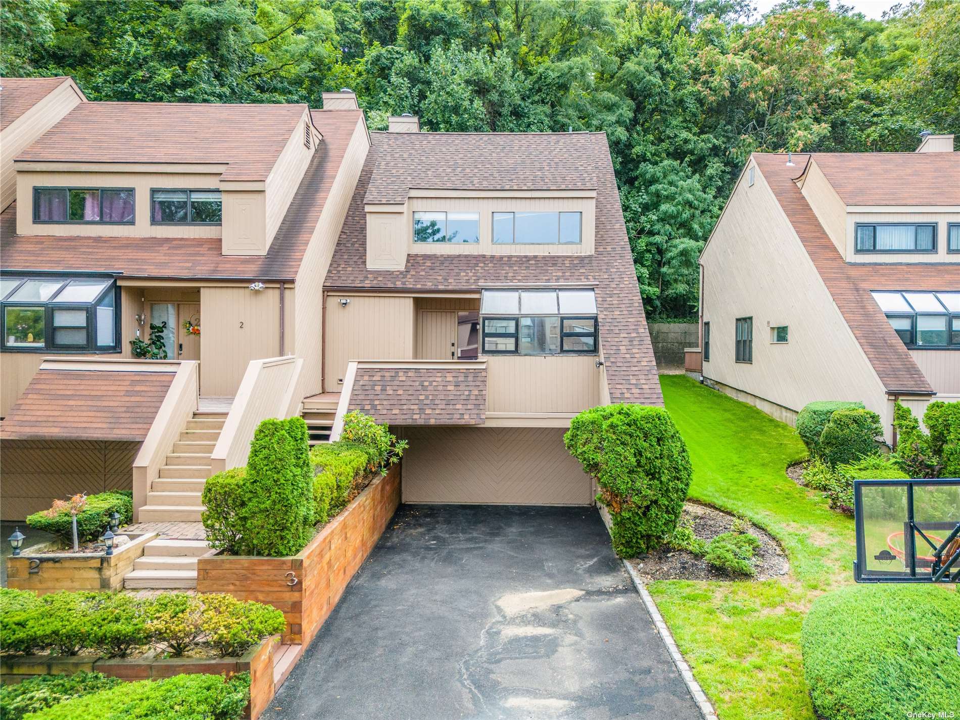John Bean Ct, Port Washington, NY 11050