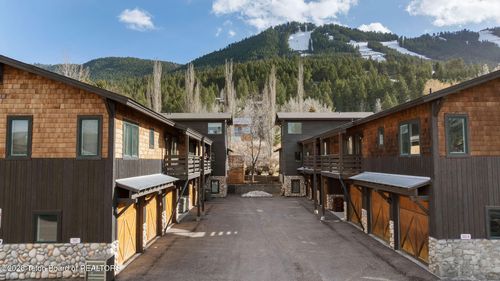 555 Cache Creek Dr, Jackson, WY, 83001-8653 | Card Image