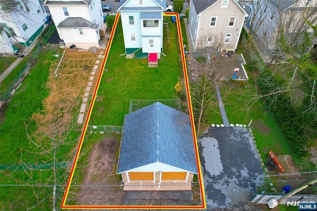 254 Pindle Ave, Home with 5 bedrooms, 2 bathrooms and null parking in Englewood NJ | Image 5