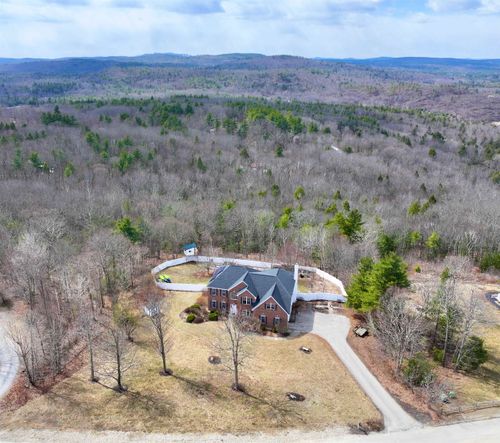 115 Roosevelt Rd, Weare, NH, 03281-5127 | Card Image