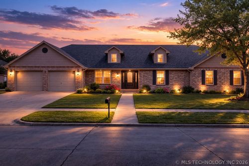 7705 N 127th East Ave, Owasso, OK, 74055-7952 | Card Image