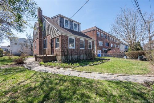 3162 Miles Ave, Bronx, NY, 10465-3716 | Card Image