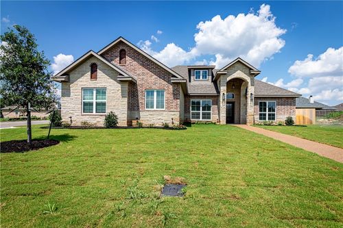 1037 Queen Elizabeth Dr, McGregor, TX, 76657-3999 | Card Image